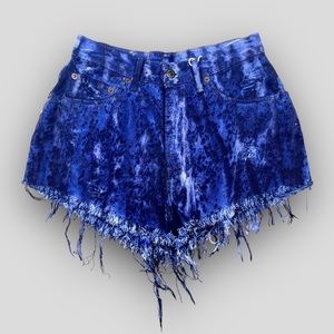 VINTAGE 80s Levi’s 505 Tie Dye High Waisted Shorts Red Tab Made in USA